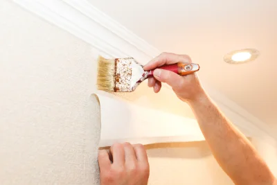 Pose de papier peint à Pervenchères — revêtements muraux et toiles de verre